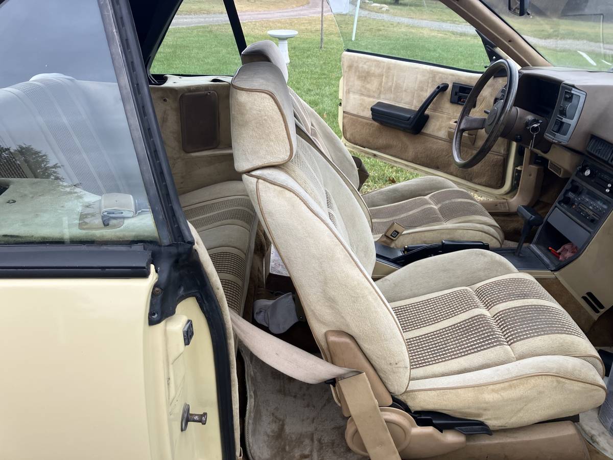 Chevy-cavalier-1986-16