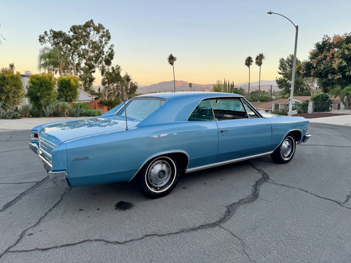 Chevy-chevelle-malibu-1966-27