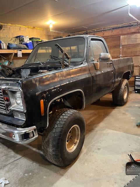 Chevy-cheyene-1977-black