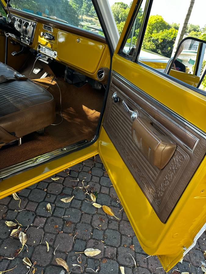 Chevy-cheyenne-20-1971-yellow-15