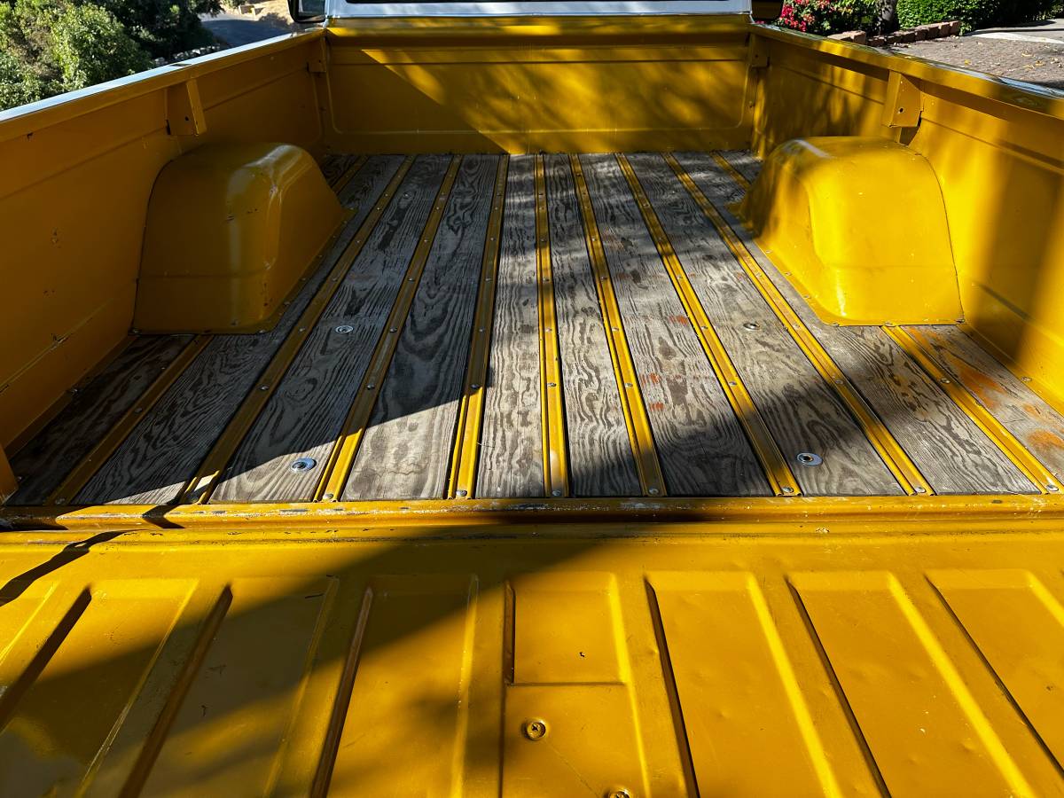 Chevy-cheyenne-20-1971-yellow-8