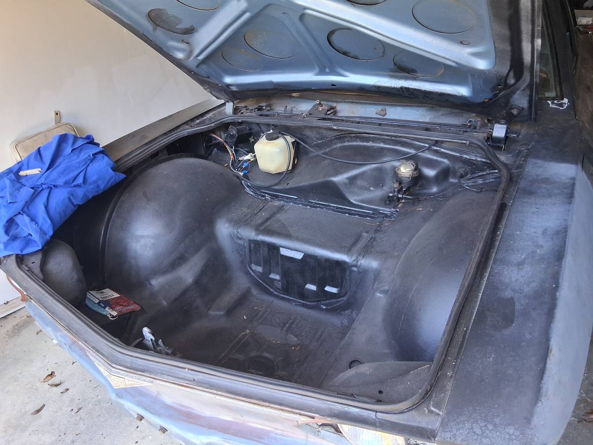 Chevy-corvair-1966-black