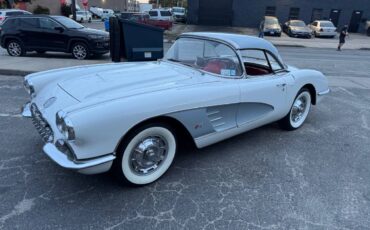 Chevy-corvette-1960-white-17