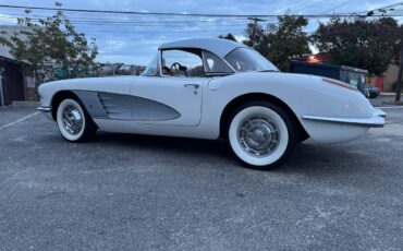 Chevy-corvette-1960-white-18
