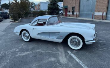 Chevy-corvette-1960-white-19
