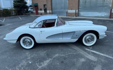 Chevy-corvette-1960-white-2
