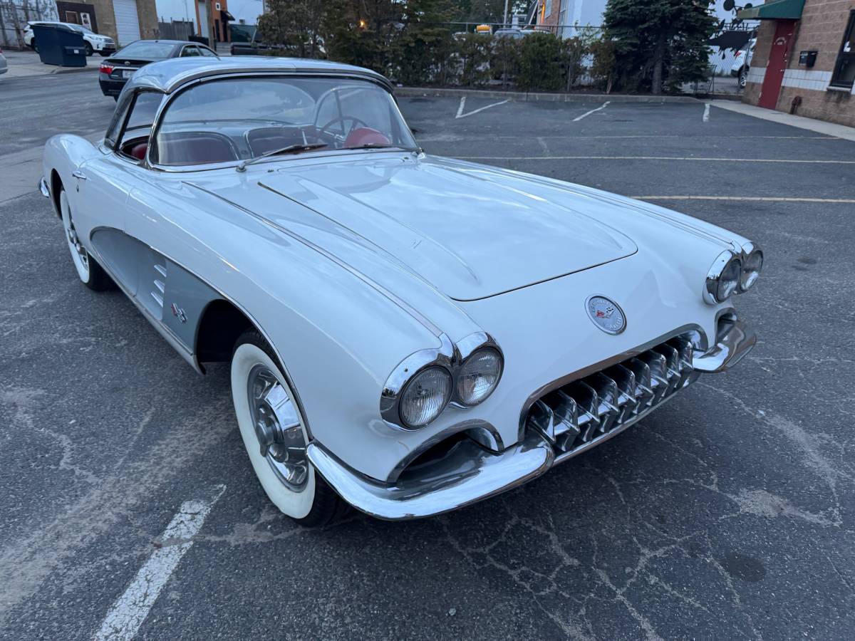 Chevy-corvette-1960-white-3