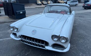 Chevy-corvette-1960-white-4