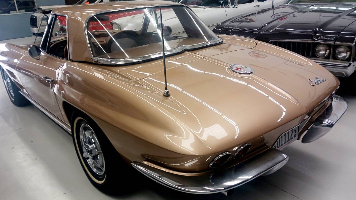Chevy-corvette-1964-red-11