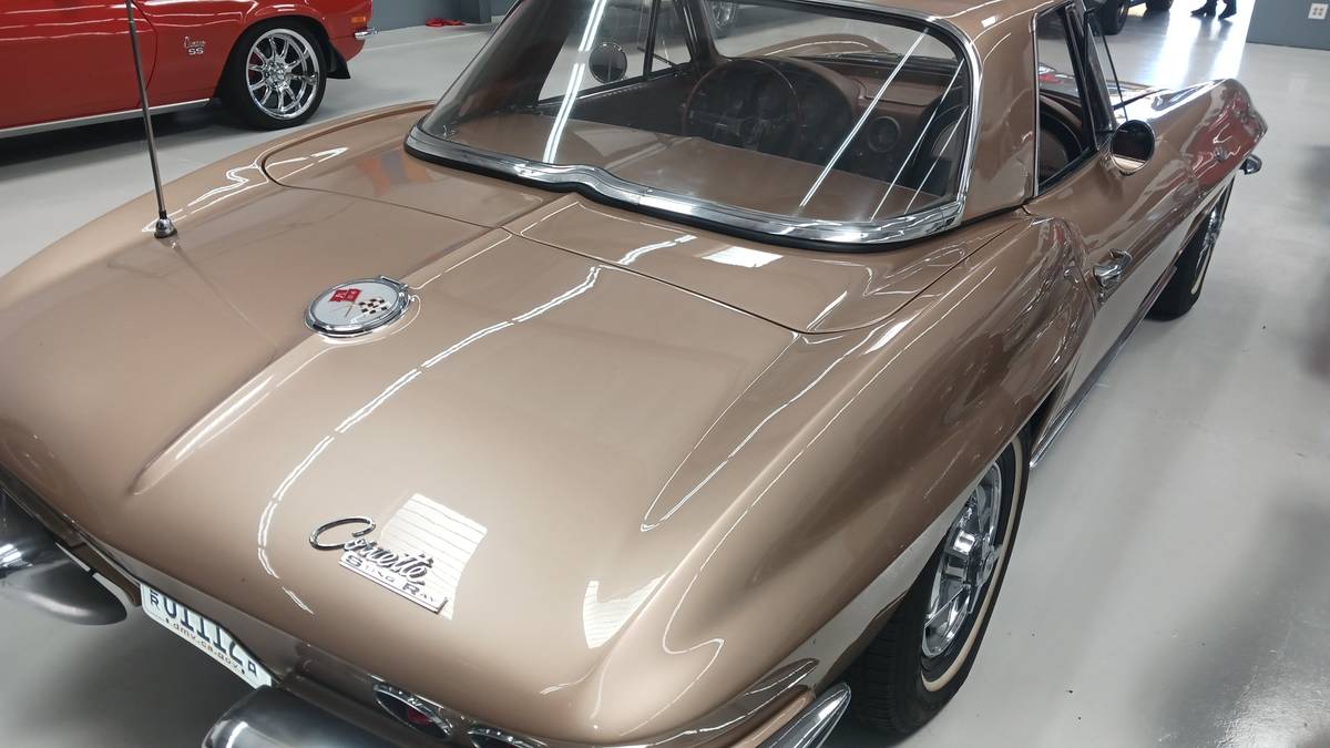 Chevy-corvette-1964-red-12