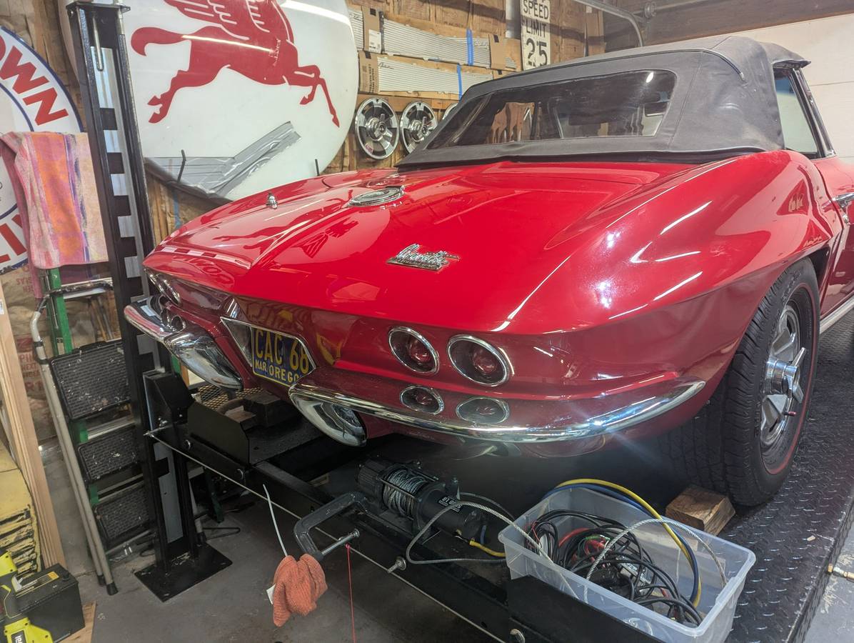 Chevy-corvette-1966-red-1