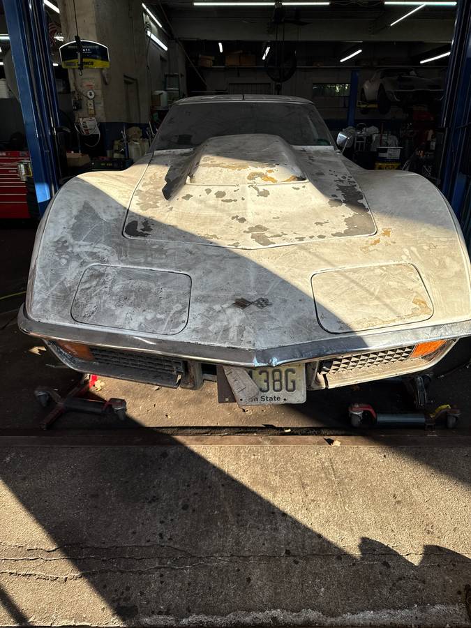 Chevy-corvette-1972-white-9