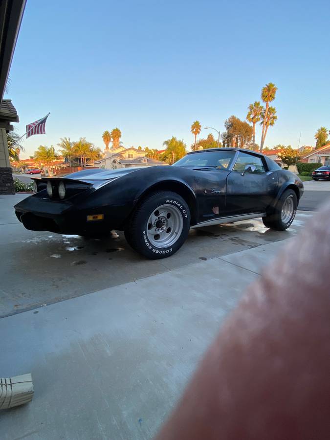 Chevy-corvette-1975-2