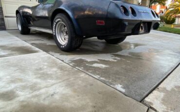 Chevy-corvette-1975-4
