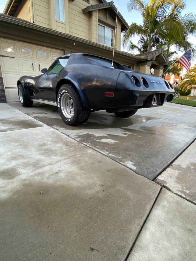 Chevy-corvette-1975-4