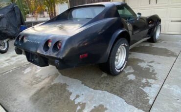 Chevy-corvette-1975-7