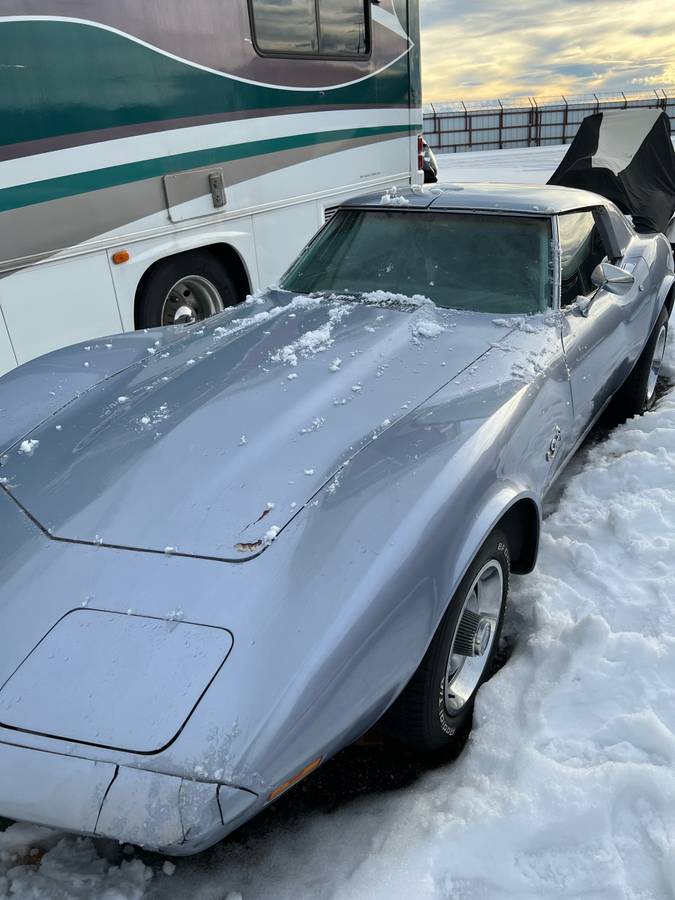 Chevy-corvette-1975-silver