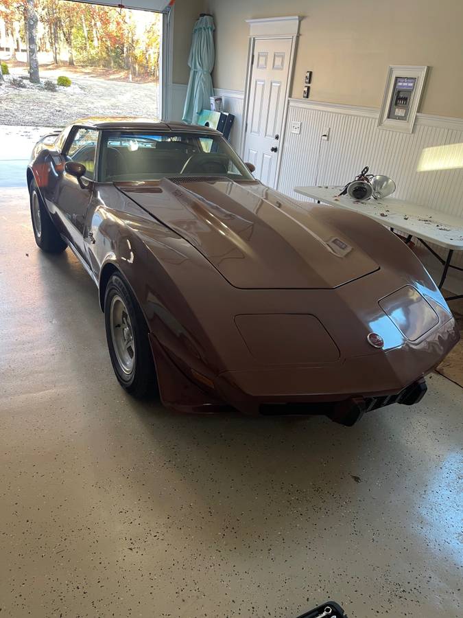 Chevy-corvette-1976-brown-2