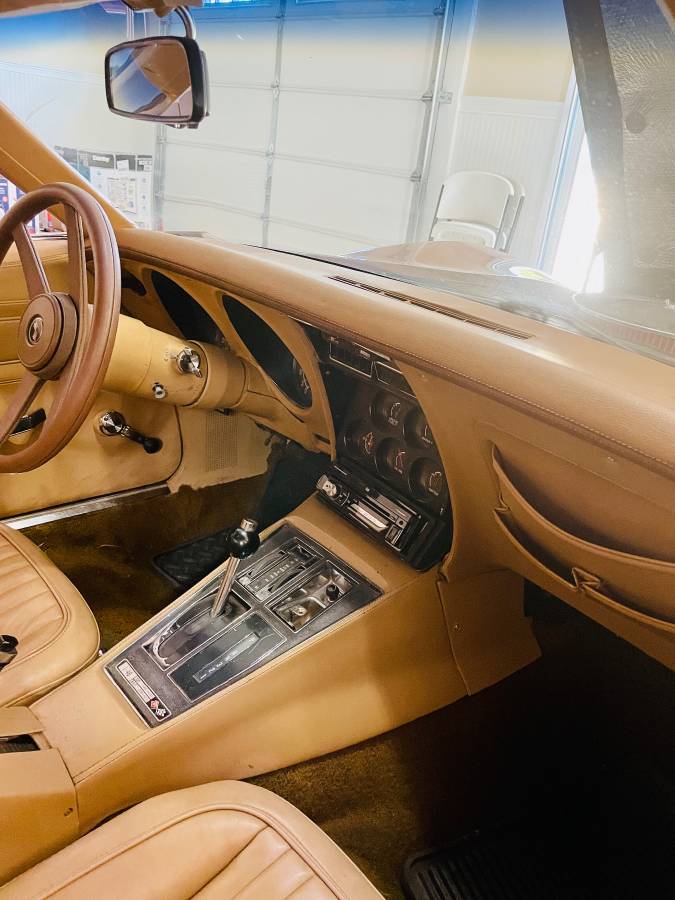 Chevy-corvette-1976-brown-6