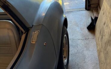 Chevy-corvette-1977-blue-3