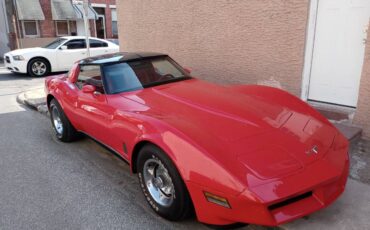 Chevy-corvette-1980-red-1