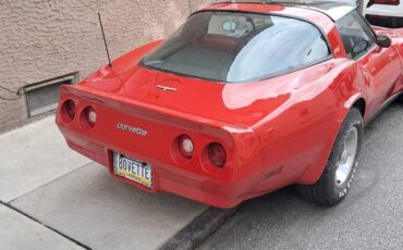 Chevy-corvette-1980-red-2