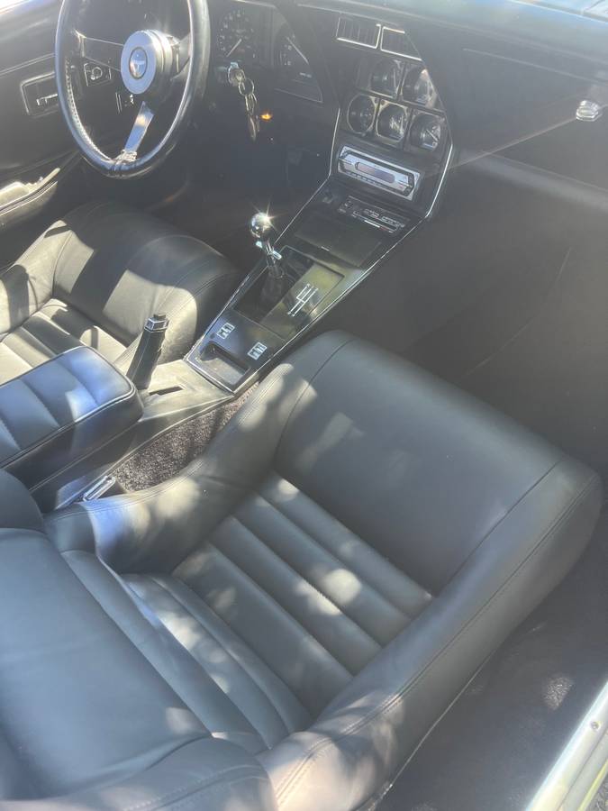 Chevy-corvette-1980-silver-5