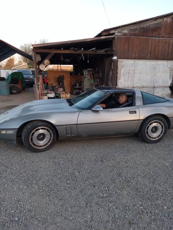 Chevy-corvette-1985-custom-4