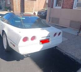 Chevy-corvette-1988-white-5