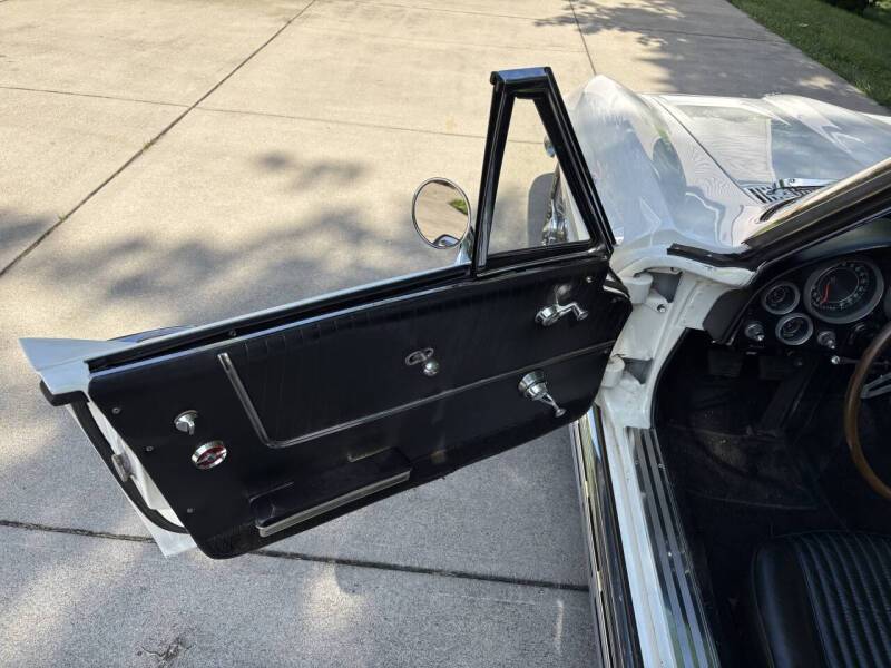Chevy-corvette-convertible-1964-19