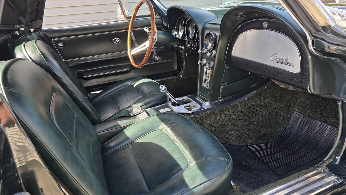 Chevy-corvette-convertible-1965-9