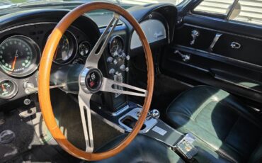 Chevy-corvette-convertible-1965-green-16