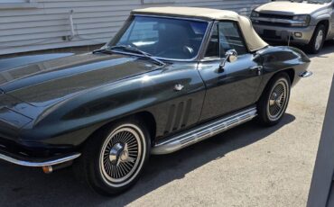 Chevy-corvette-convertible-1965-green-40