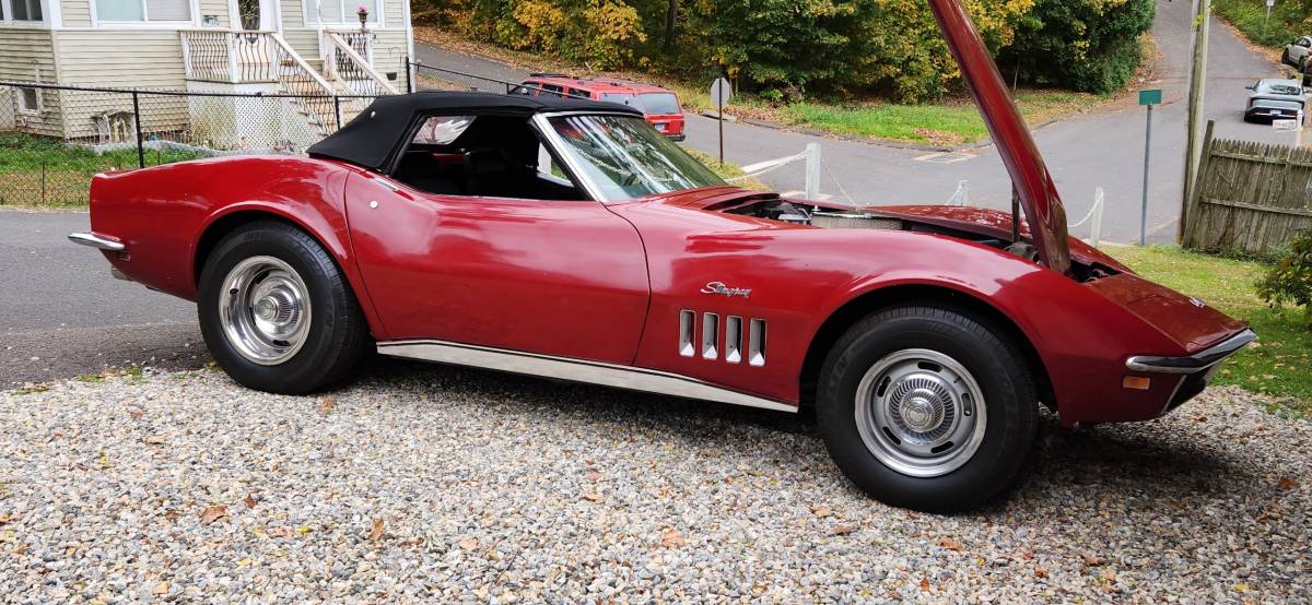 Chevy-corvette-convertible-1969-red-8