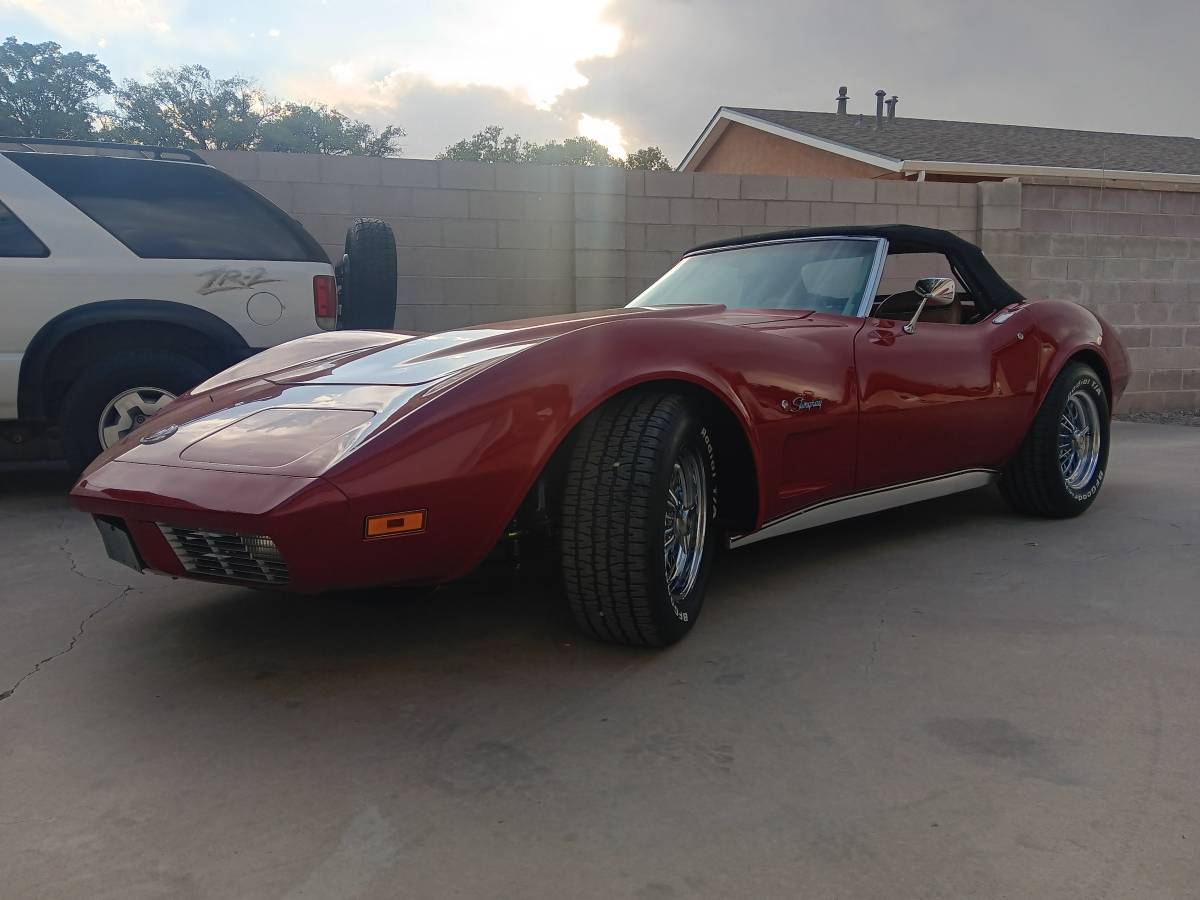 Chevy-corvette-convertible-1974-red-11