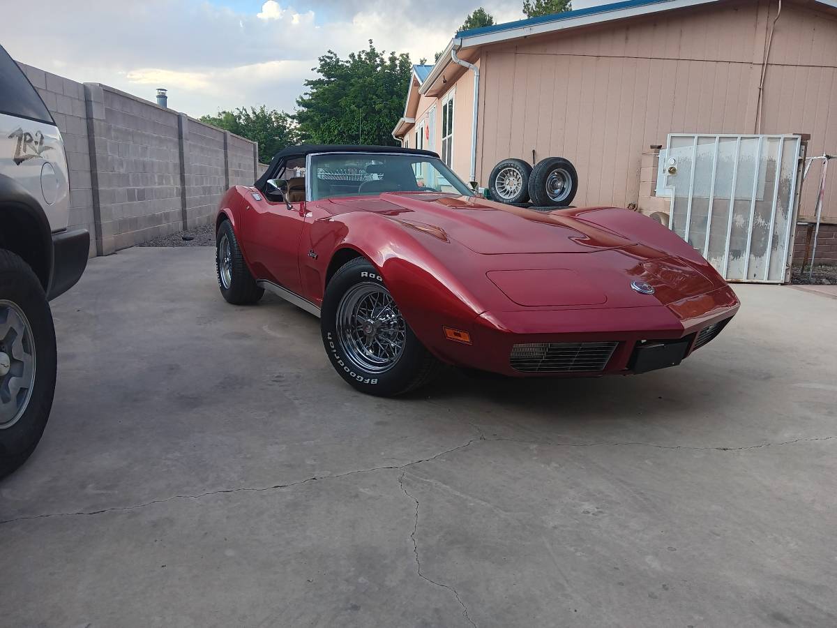 Chevy-corvette-convertible-1974-red-13