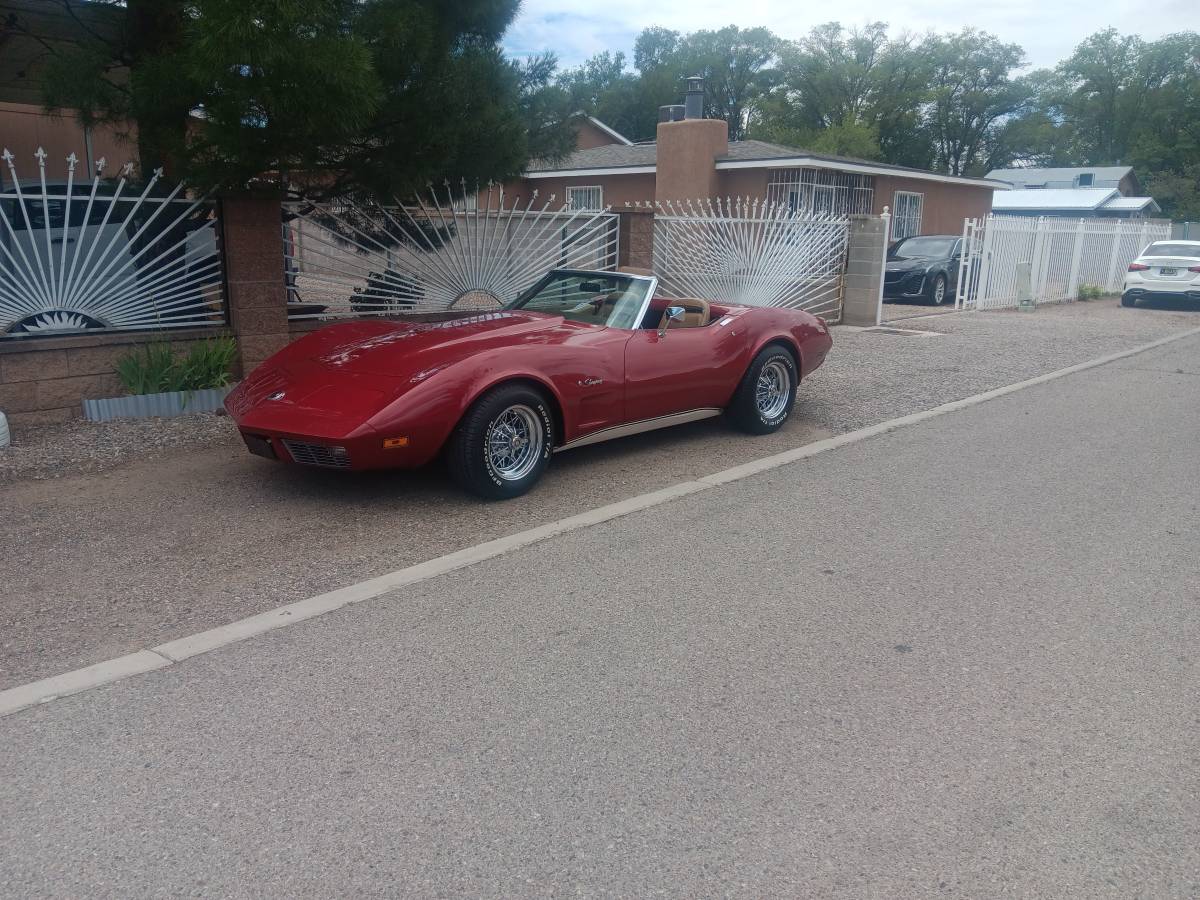 Chevy-corvette-convertible-1974-red-4