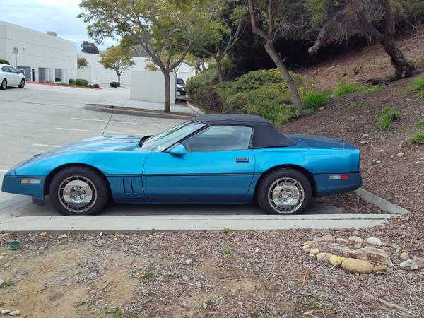 Chevy-corvette-convertible-1987-blue-2