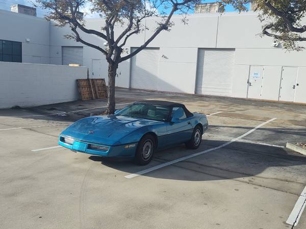 Chevy-corvette-convertible-1987-blue