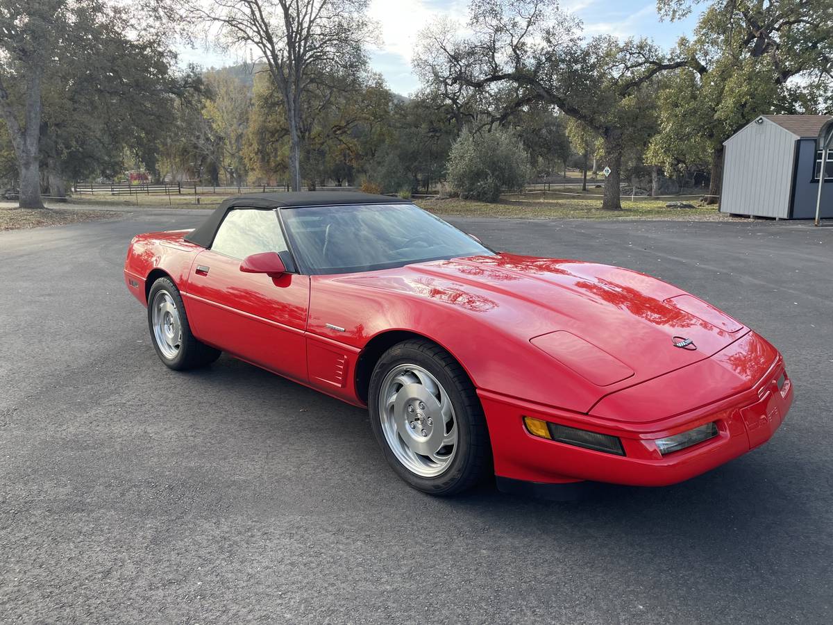 Chevy-corvette-convertible-1996-red-2