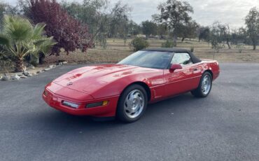 Chevy-corvette-convertible-1996-red