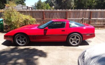 Chevy-corvette-coupe-1985-red-1