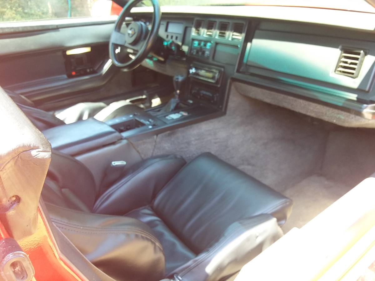 Chevy-corvette-coupe-1985-red-8