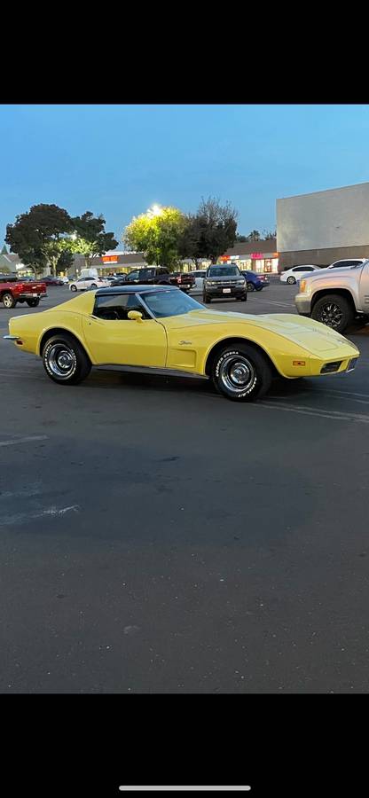 Chevy-corvette-stingray-1973-yellow-1