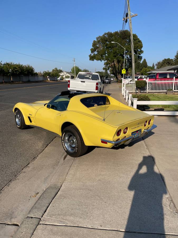 Chevy-corvette-stingray-1973-yellow-2