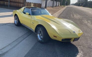 Chevy-corvette-stingray-1973-yellow