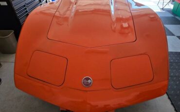 Chevy-corvette-stingray-coupe-1975-orange