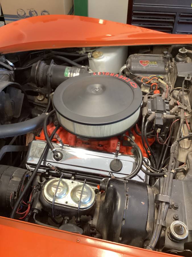Chevy-corvette-stingray-coupe-1975-orange-4