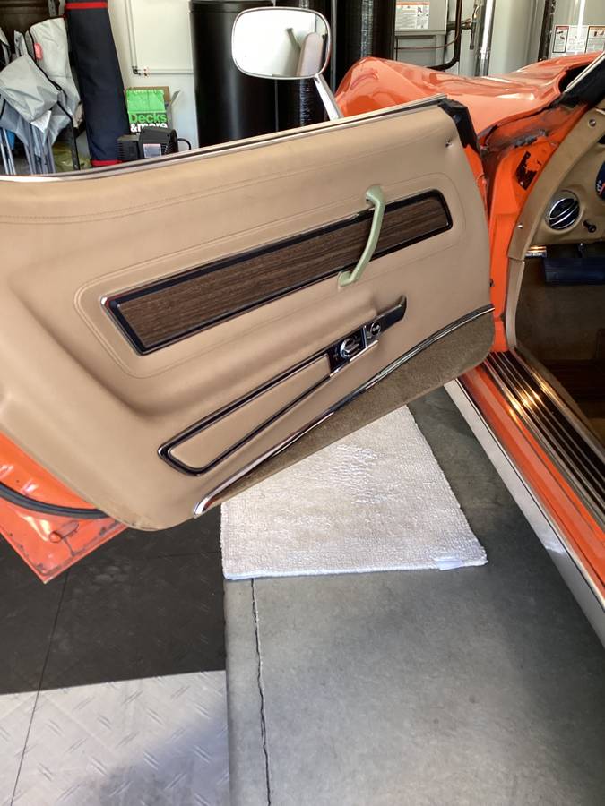 Chevy-corvette-stingray-coupe-1975-orange-7