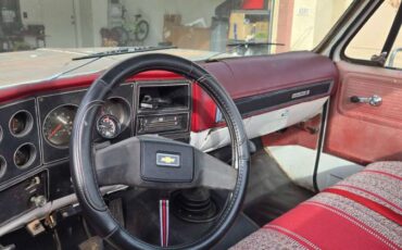 Chevy-custom-deluxe-1978-white-2